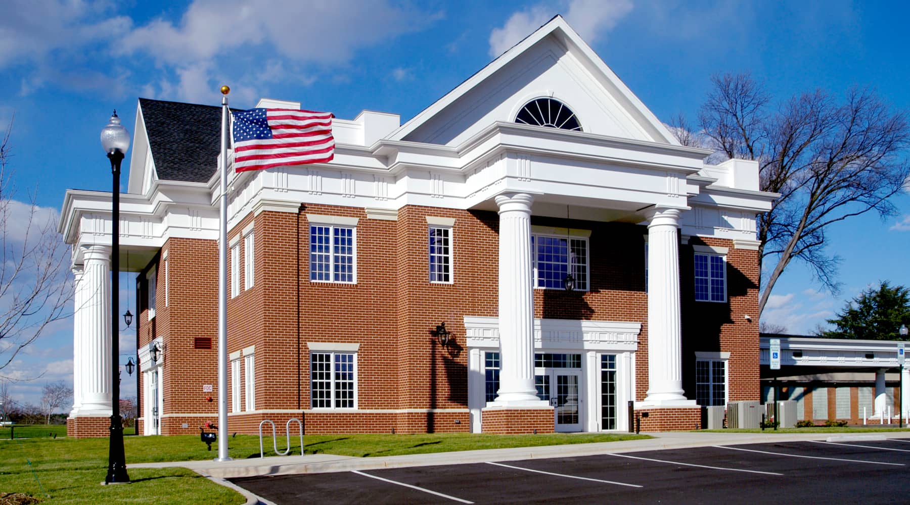 BankOfficeBuilding_GettyImages_1800x1000