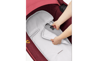 A second view of the Maxi-Cosi Jade i-Size Carrycot Car Seat